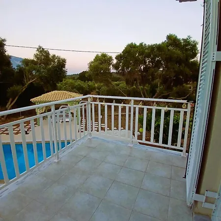 Sti Physi Hébergement de vacances Keramiaí